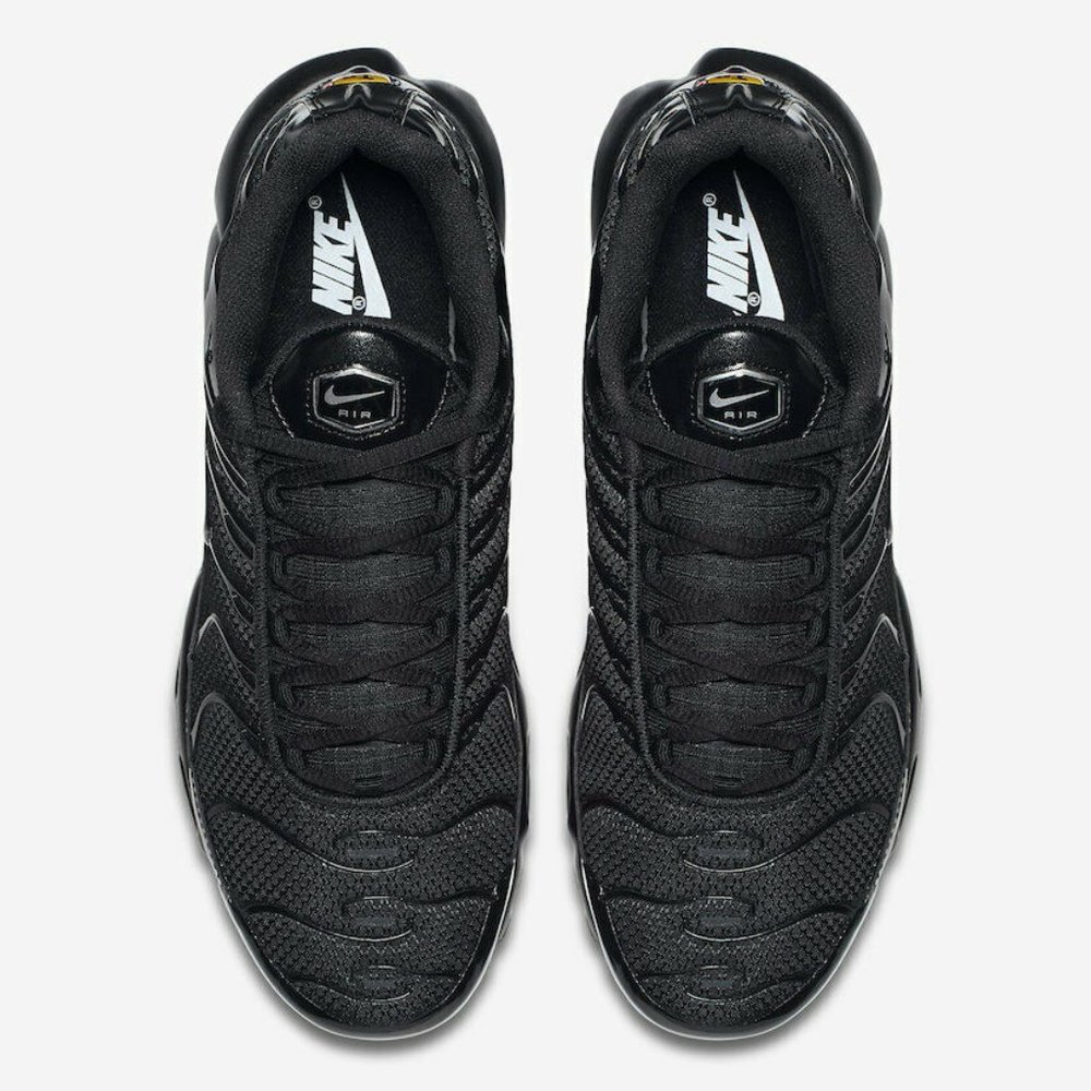 NIKE AIR MAX PLUS "TRIPLE BLACK" Running - Picture 3 of 11